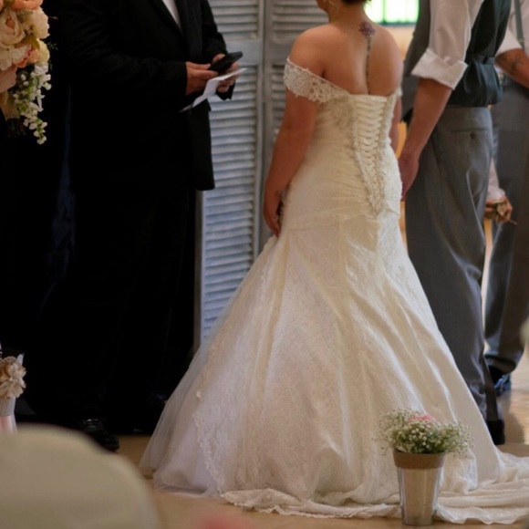 Wedding dress - 12 Petite - Picture 7 of 7